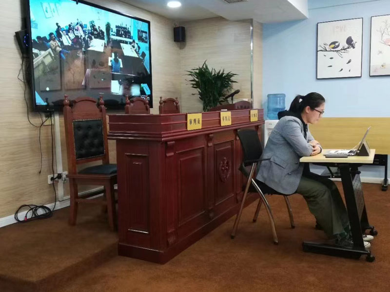 上海法律顾问:强拆时因古董楠木床还未搬出发生冲突，村民称多人将其打伤