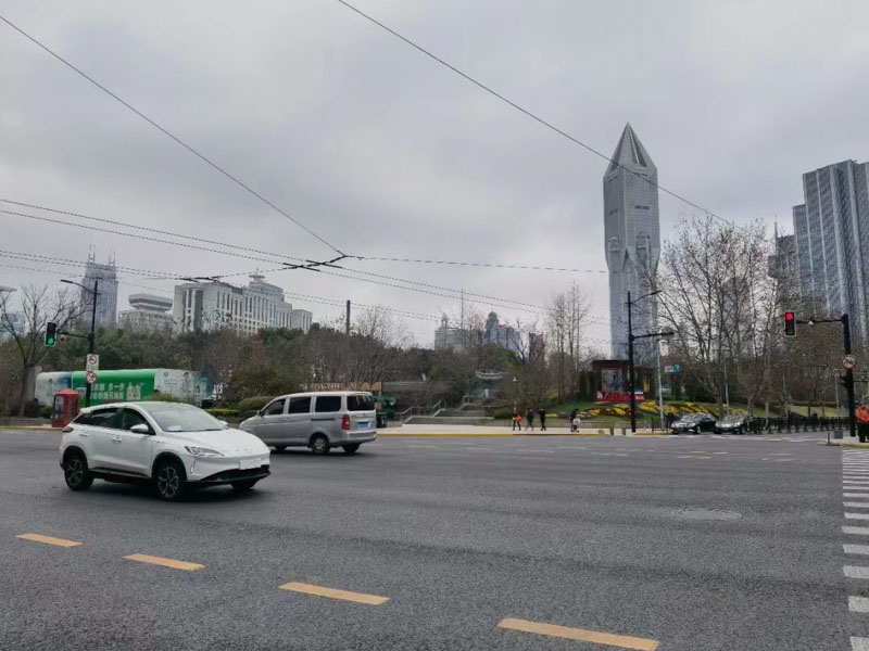 还款保证书上加盖的担保公司印章系借款人伪造如何处理？上海律师来回答